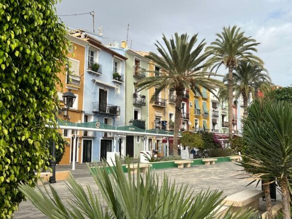 Kleurrijke huisjes in Villajoyosa.