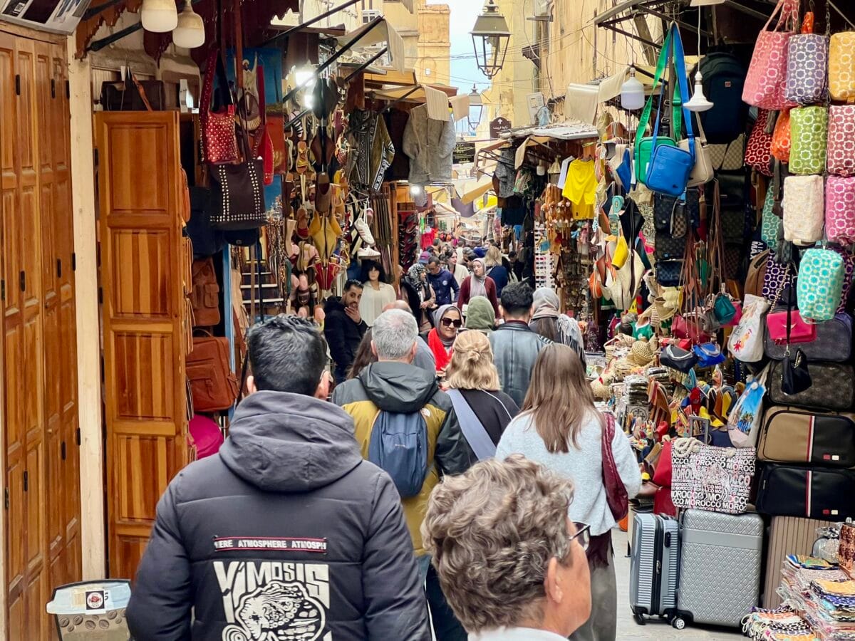 In Fes el-Bali beginnen we aan een wandeling door het labyrint van negenduizend steegjes.