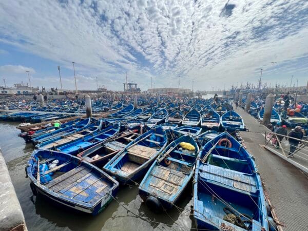 Blauwe bootjes in de haven van Essaouira.