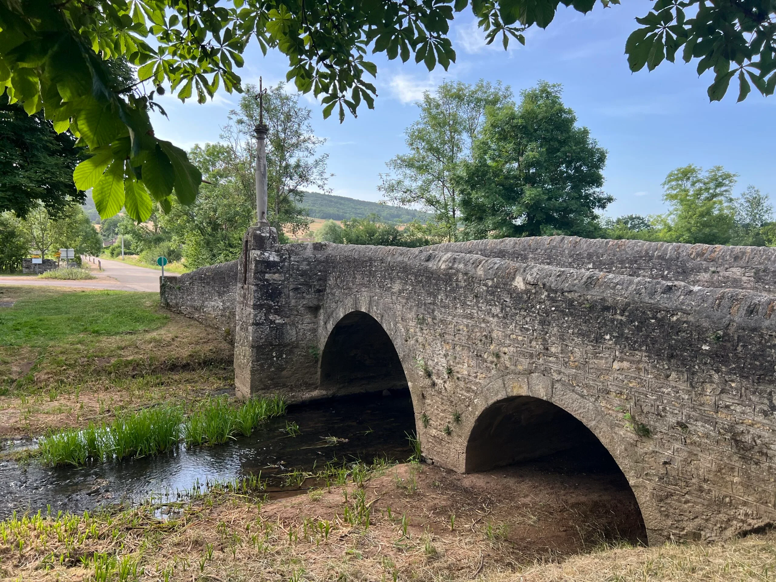 Pont Sainte Catharine in Salornay-sur-Guye, Bourgogne.