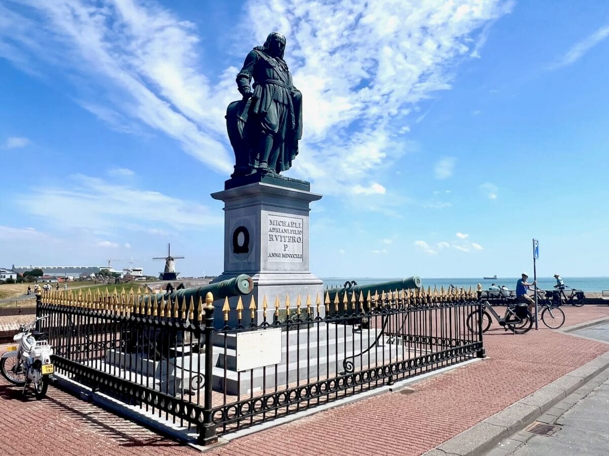 Standbeeld Michiel de Ruyter in Vlissingen.